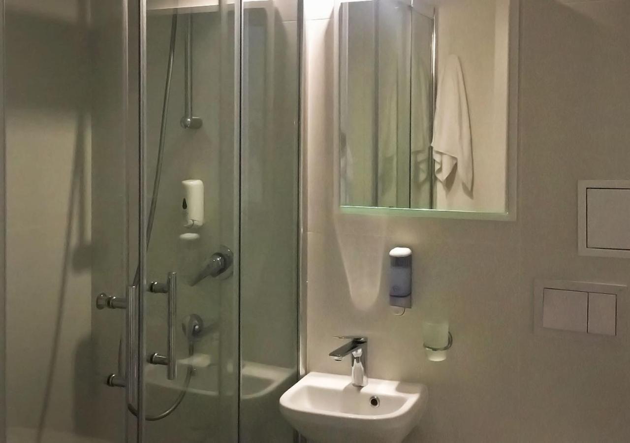 Kyivpasservis Hotel Buitenkant foto