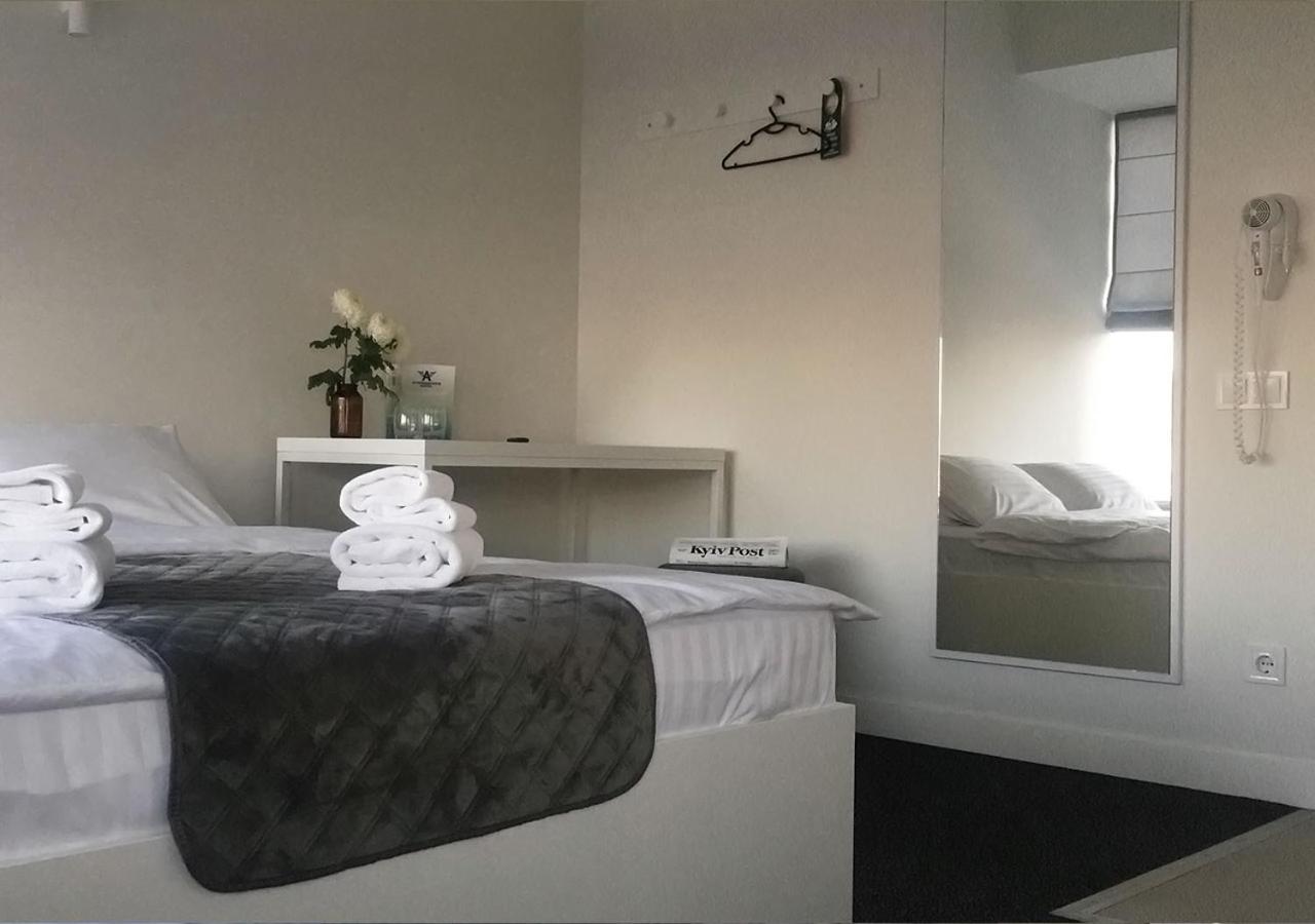 Kyivpasservis Hotel Buitenkant foto